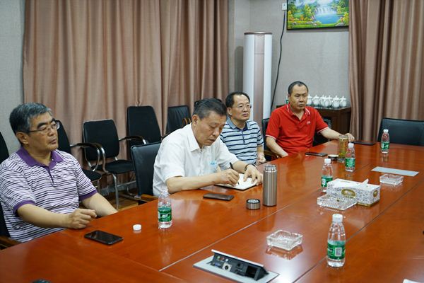 区政协主席张昭森到中国玩球官方网集团调研